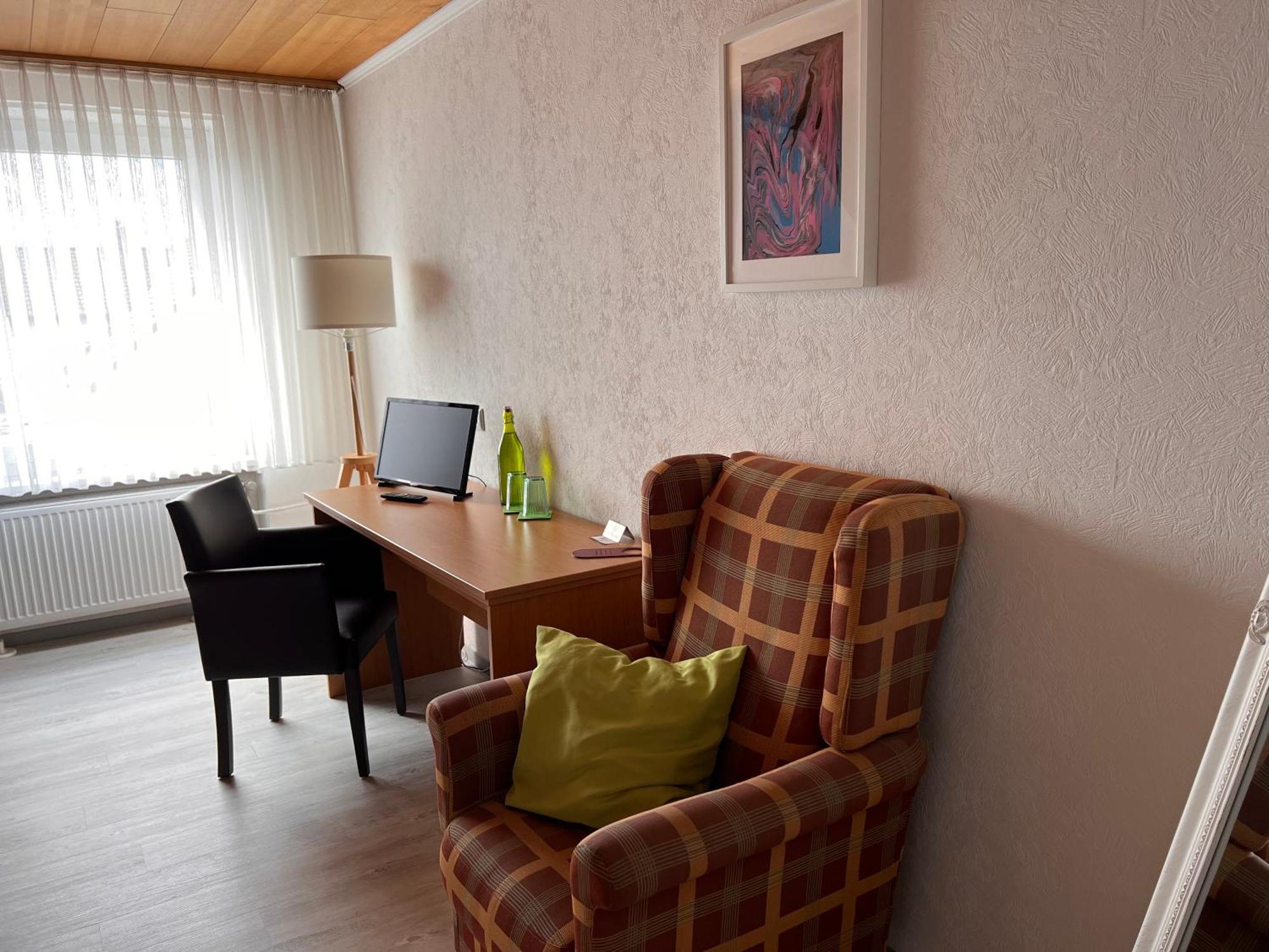 Hotel Restaurant Koerber Garbsen Esterno foto
